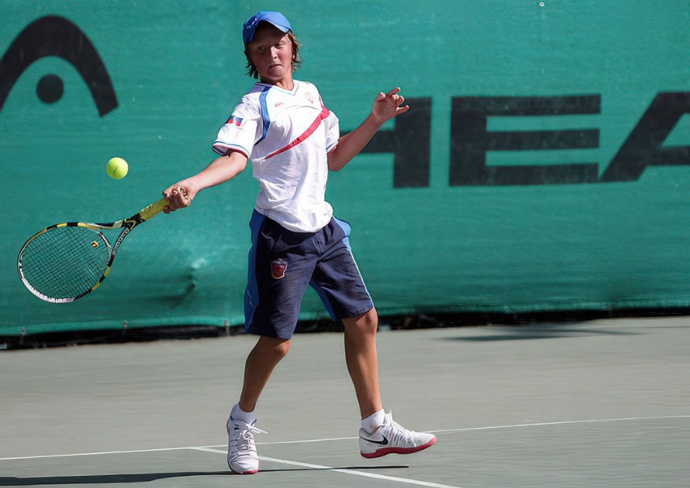 The boys final in Alghero (ITA) followed a similar scoreline, with the Russians conceding just three games in the opening match as Alexey Zakharov beat Tomas Machac 6-2 6-1. The boys final in Alghero (ITA) followed a similar scoreline, with the Russians conceding just three games in the opening match as Alexey Zakharov beat Tomas Machac 6-2 6-1.