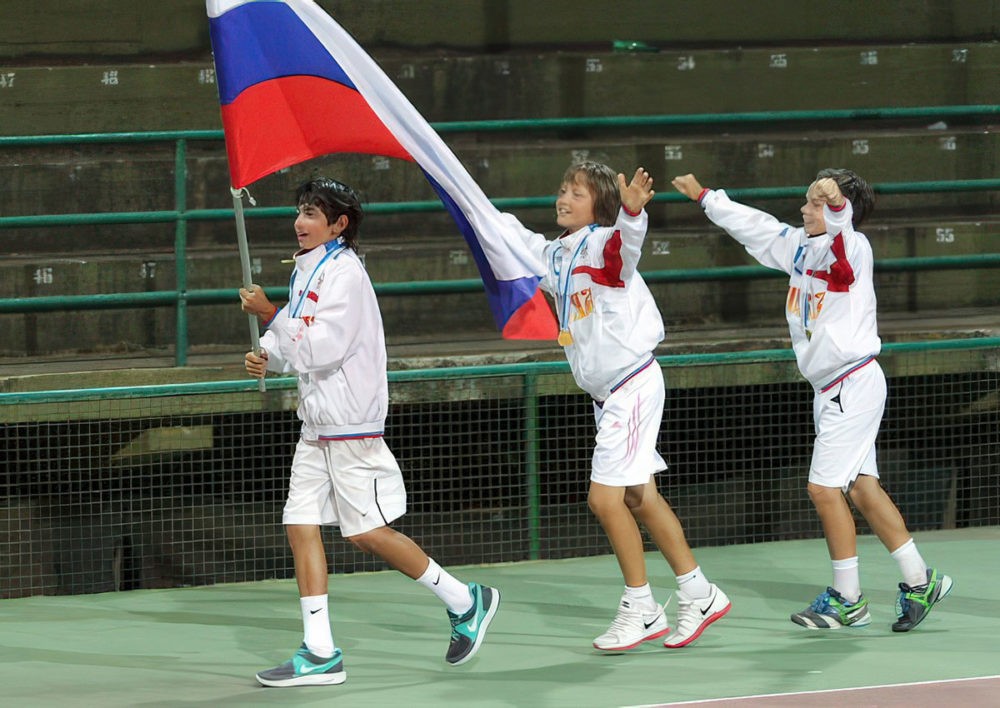 Russia has swept the Tennis Europe Nations Challenge by HEAD12 & Under team competition, becoming the first country ever to win both the boys’ and girls’ titles in the same year.